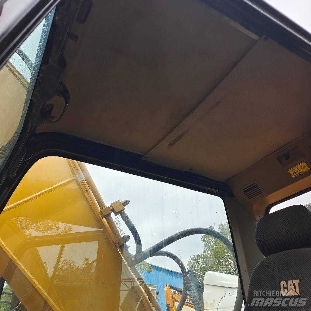 CAT 320 D Kāpurķēžu ekskavatori