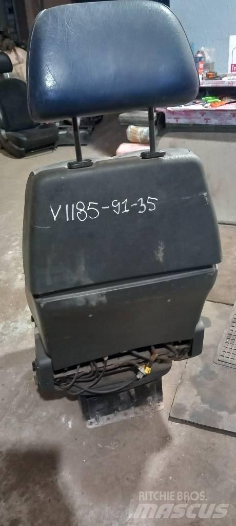 Volvo FH 12.    21329584 Kabīnes un interjers