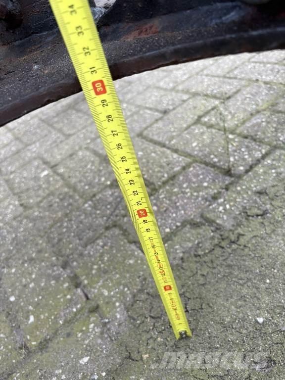 Manitou jip Teleskopiskie manipulatori
