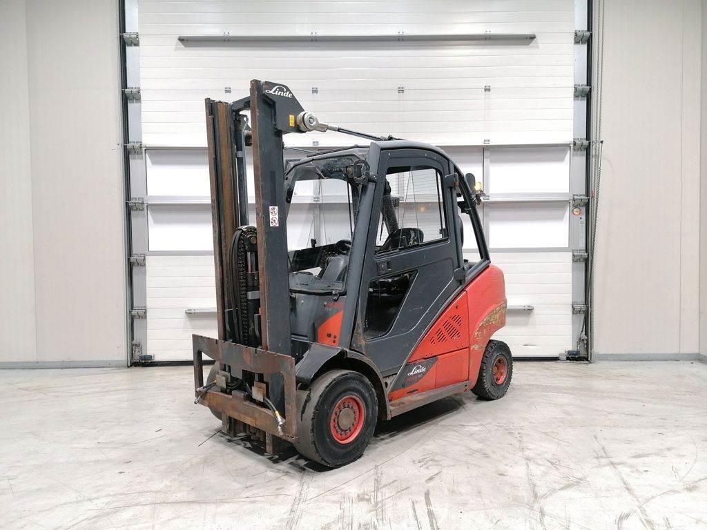 Linde H35D-02 Tehnika ar dīzeļa dzinēju