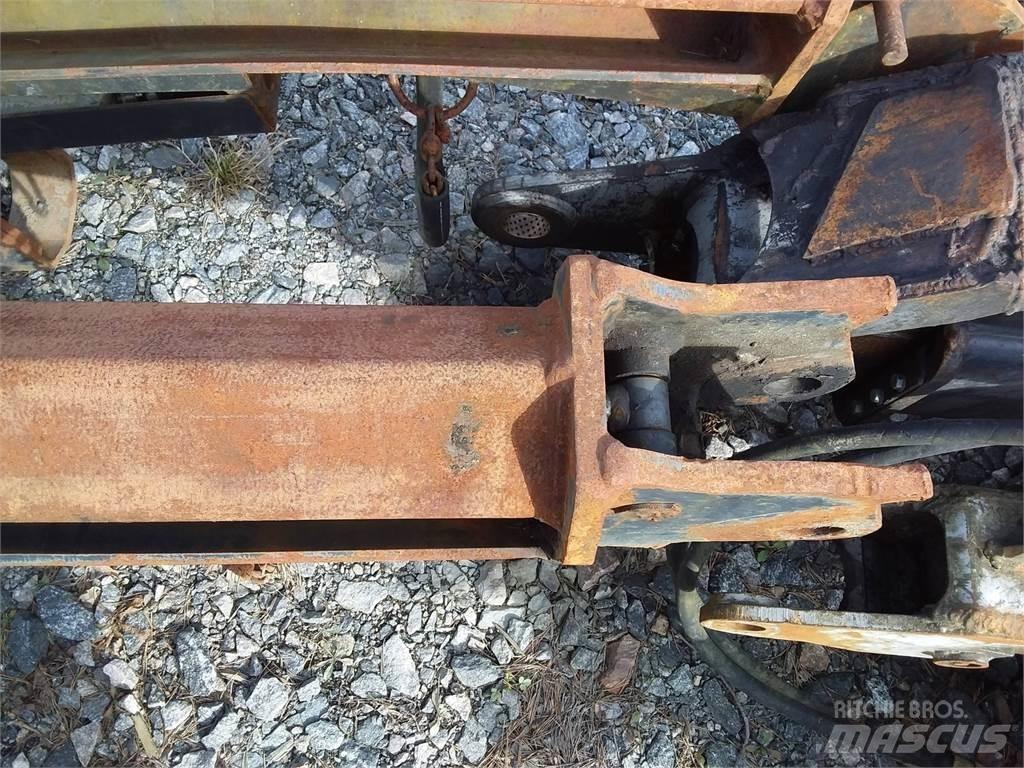 CAT 2200 Mežizstrādes mašīnu krāni