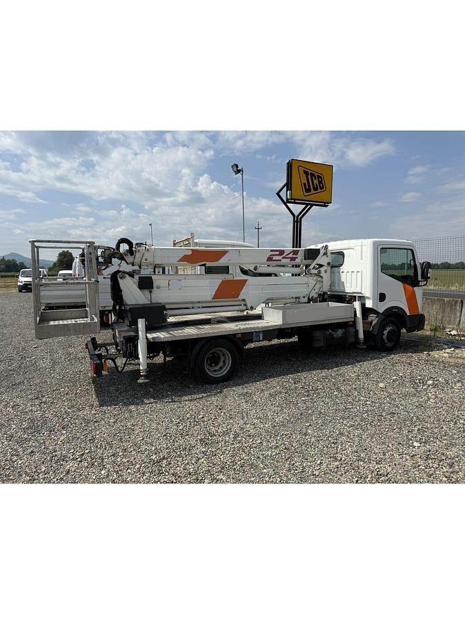Cela DT24 Pacēlāji uz automašīnas bāzes