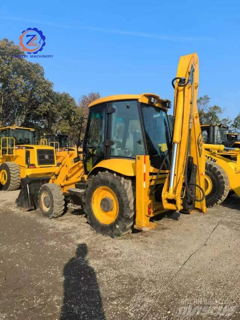 JCB 3 CX Ekskavatori-iekrāvēji