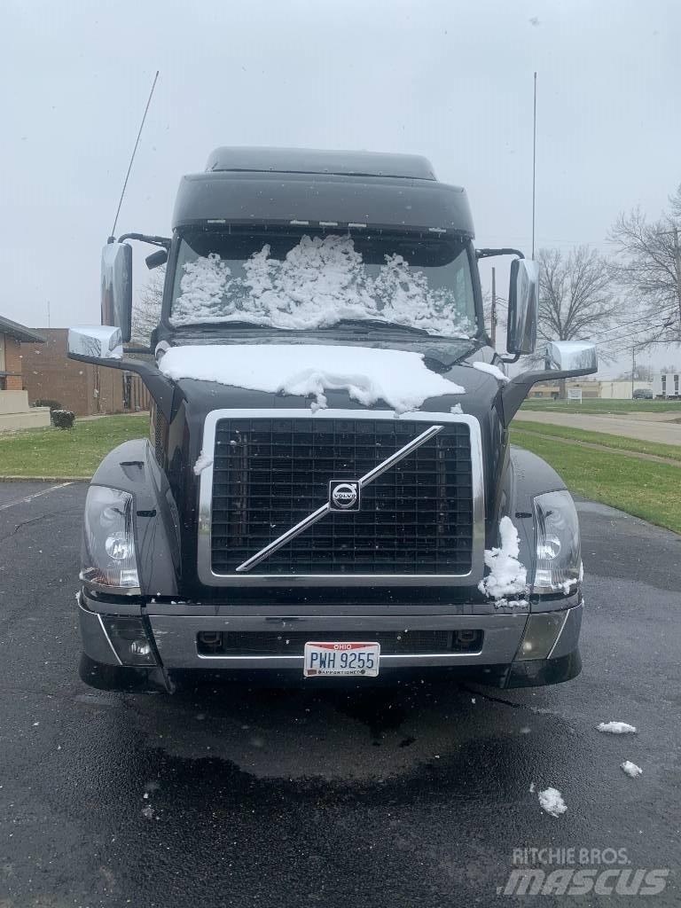 Volvo VNL730 Vilcēji
