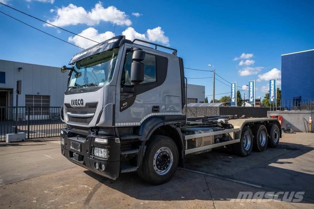 Iveco X-WAY 460 Treileri ar āķi