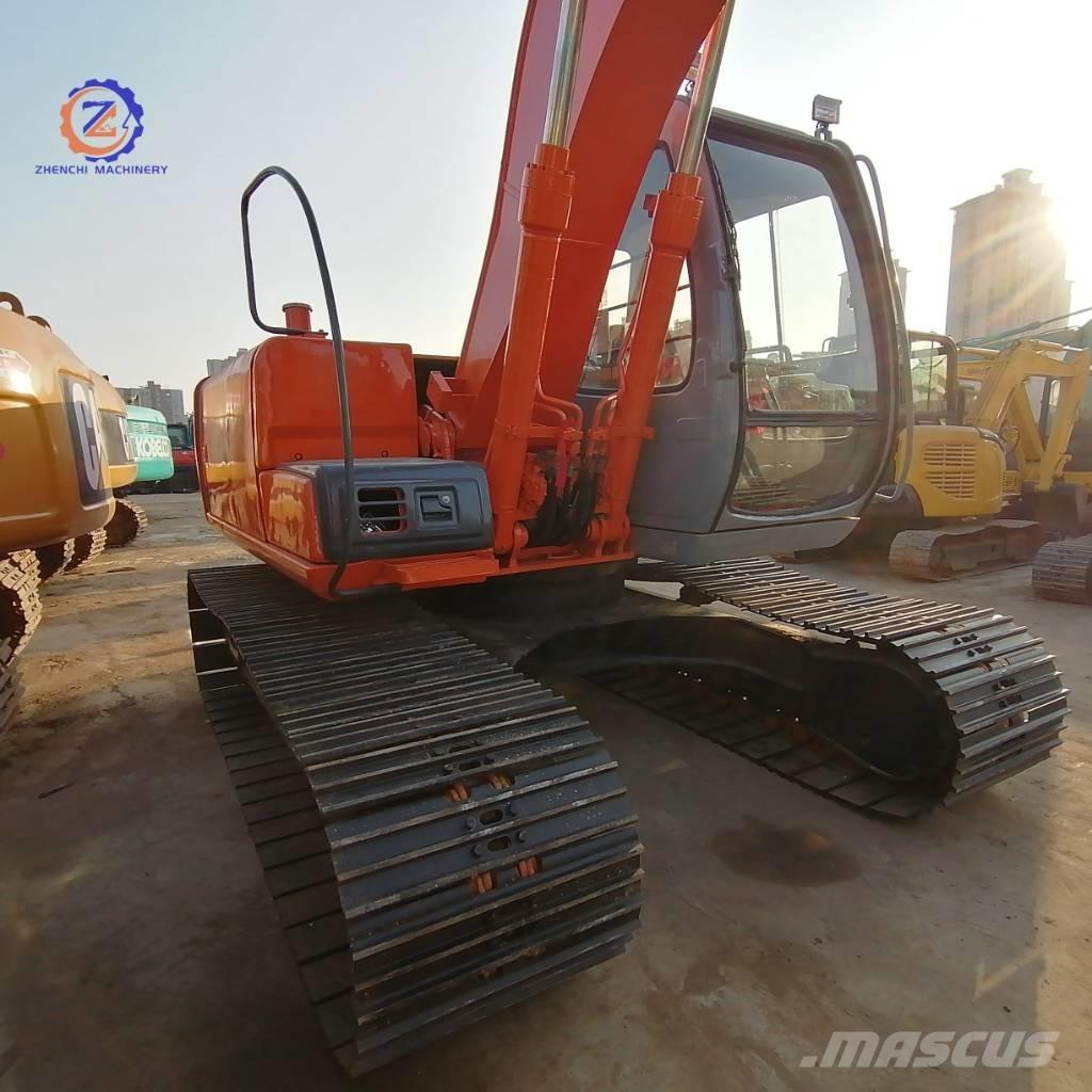 Hitachi EX 120 Kāpurķēžu ekskavatori