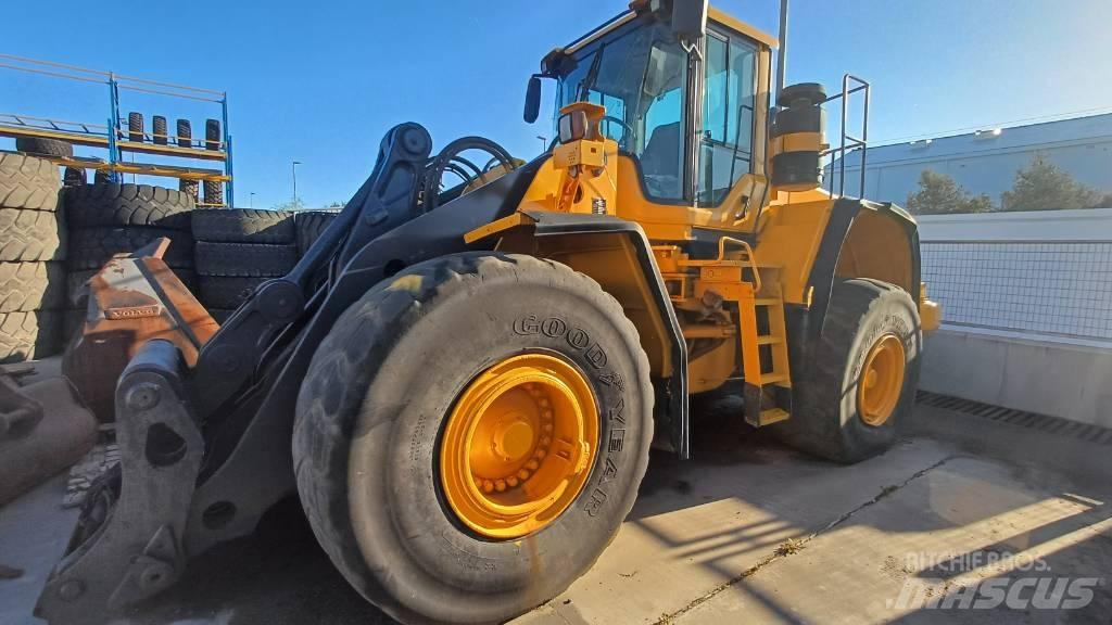 Volvo L 180 F Iekrāvēji uz riteņiem