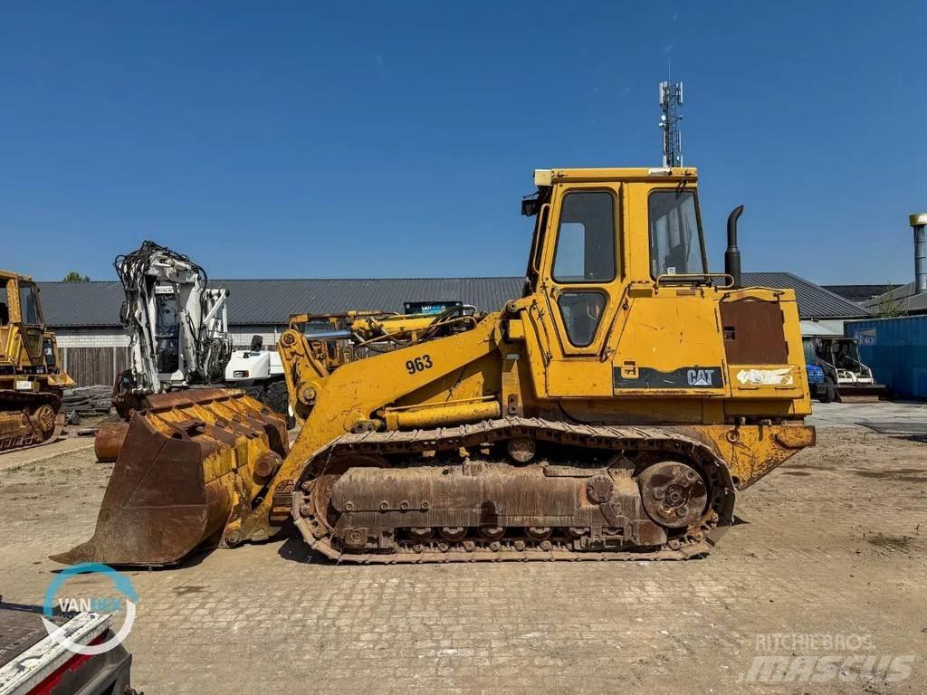 CAT 963 Kāpurķēžu iekrāvēji