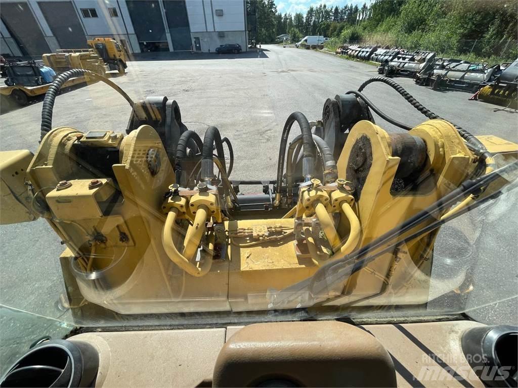 CAT 936F Iekrāvēji uz riteņiem
