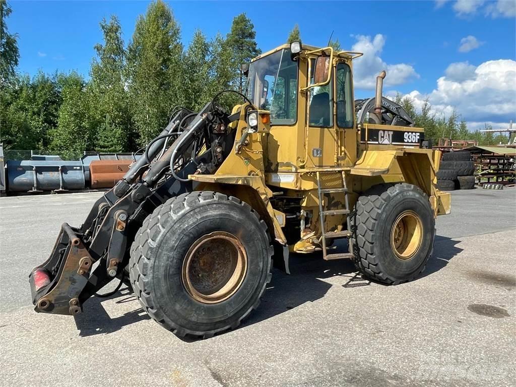 CAT 936F Iekrāvēji uz riteņiem