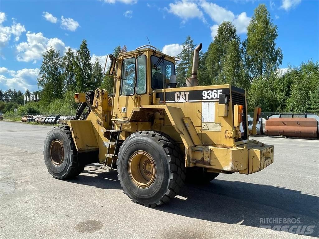 CAT 936F Iekrāvēji uz riteņiem