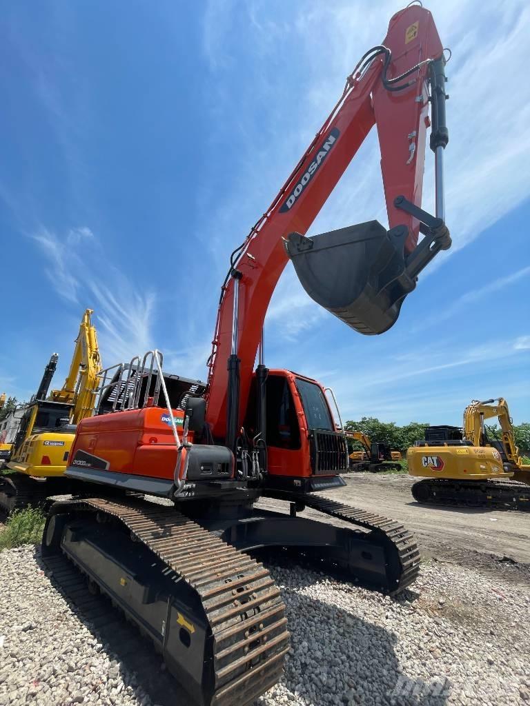 Doosan DX 300 Kāpurķēžu ekskavatori