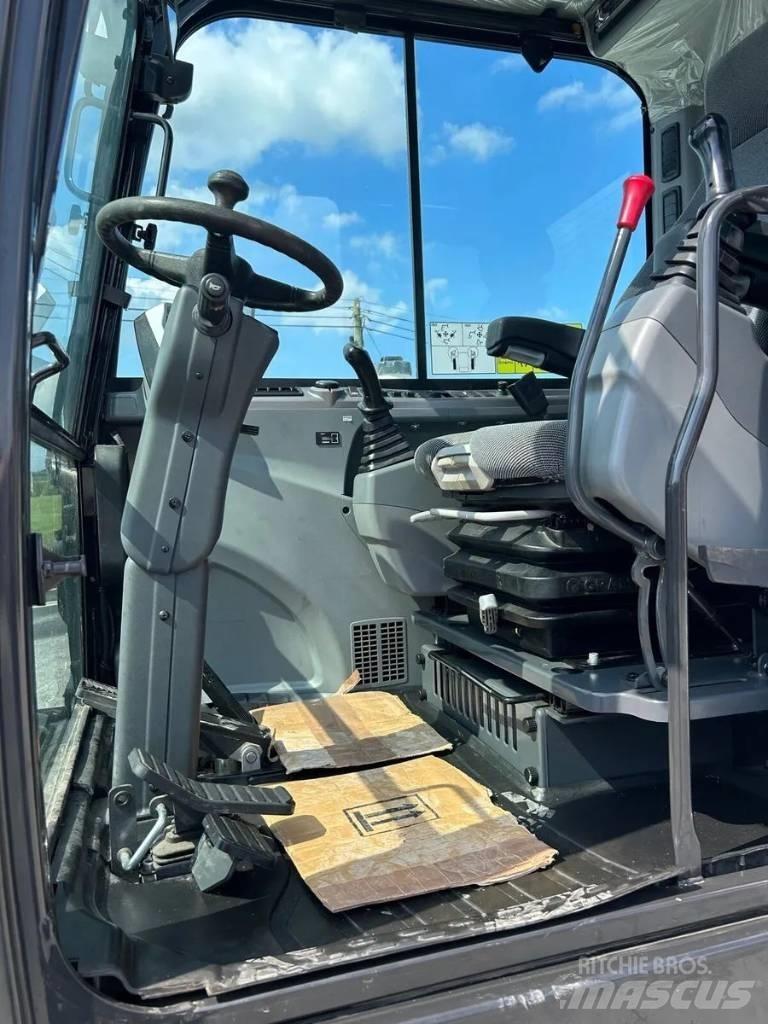 Bobcat E 55 W Ekskavatori uz riteņiem