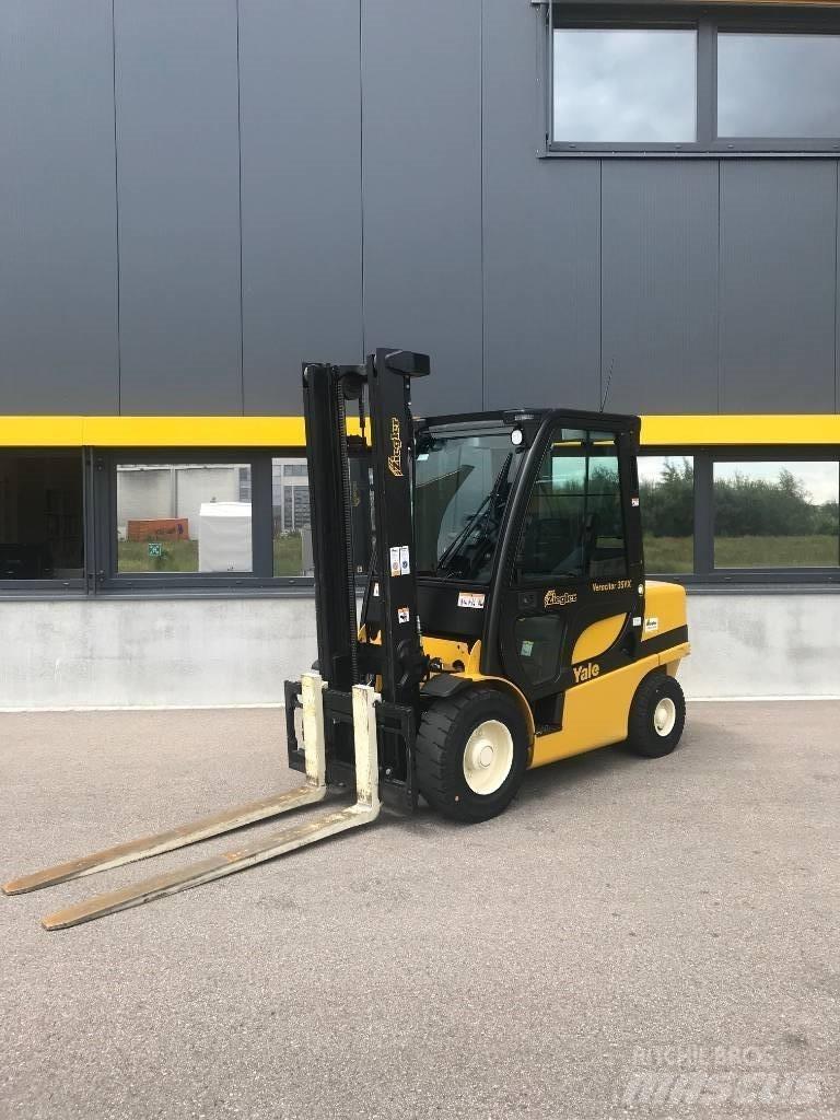 Yale GDP35VX Tehnika ar dīzeļa dzinēju