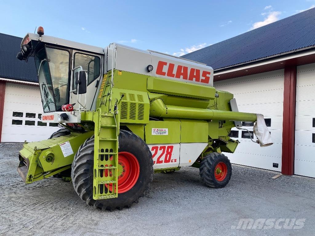 CLAAS Commandor 228 Ražas novākšanas kombaini