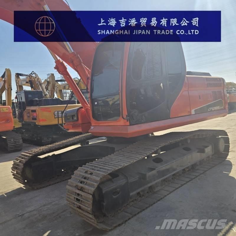 Doosan DX 225 Kāpurķēžu ekskavatori