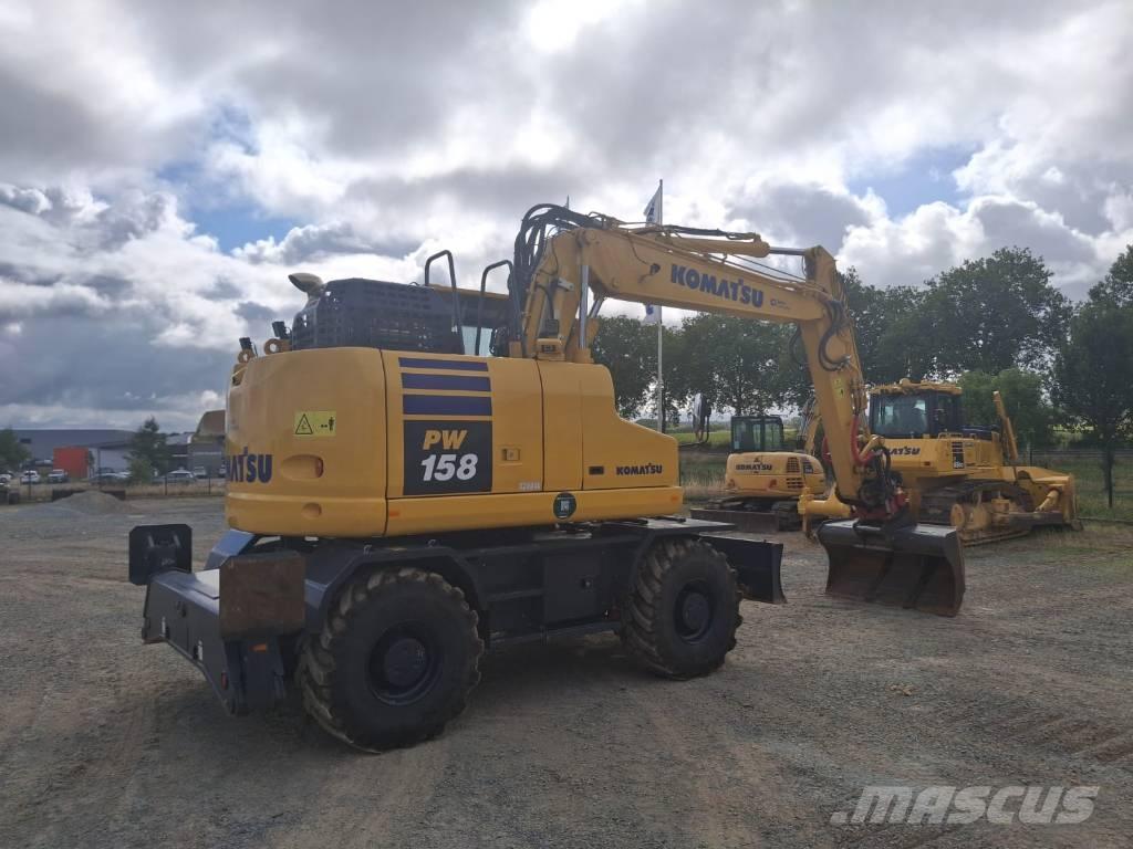 Komatsu PW158-11 Ekskavatori uz riteņiem