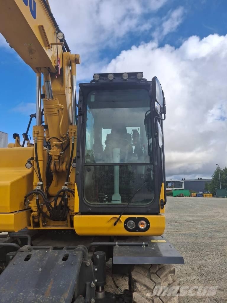 Komatsu PW158-11 Ekskavatori uz riteņiem