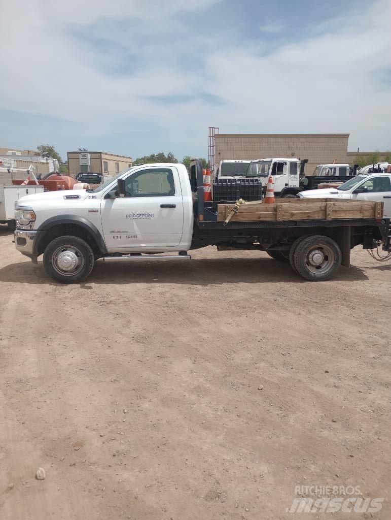 RAM 5500 Platformas/izkraušana no sāniem