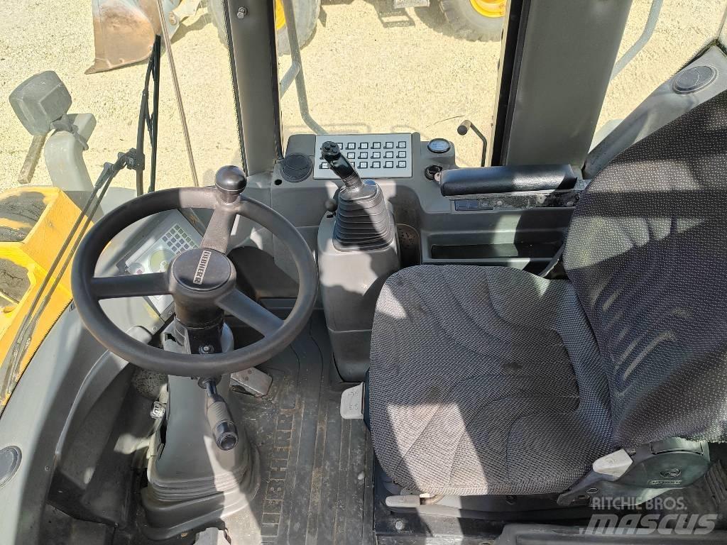 Liebherr 574 Iekrāvēji uz riteņiem