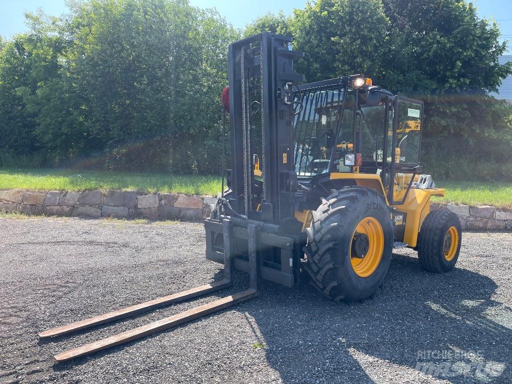JCB 940-2 T4 Apvidus autokrāvējs