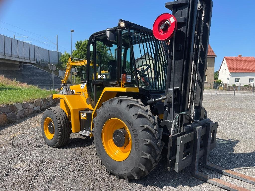 JCB 940-2 T4 Apvidus autokrāvējs