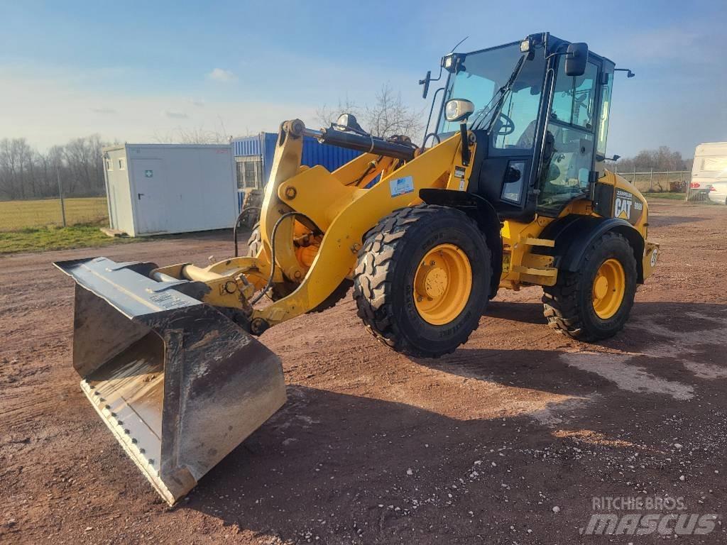 CAT 908 H Iekrāvēji uz riteņiem