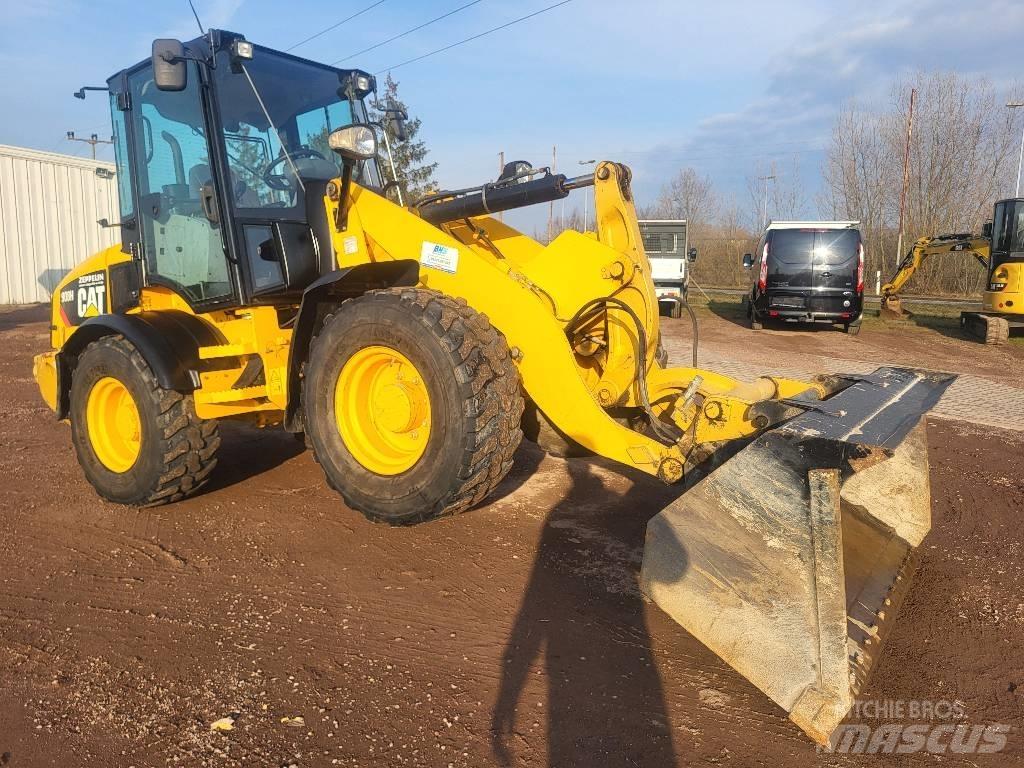 CAT 908 H Iekrāvēji uz riteņiem