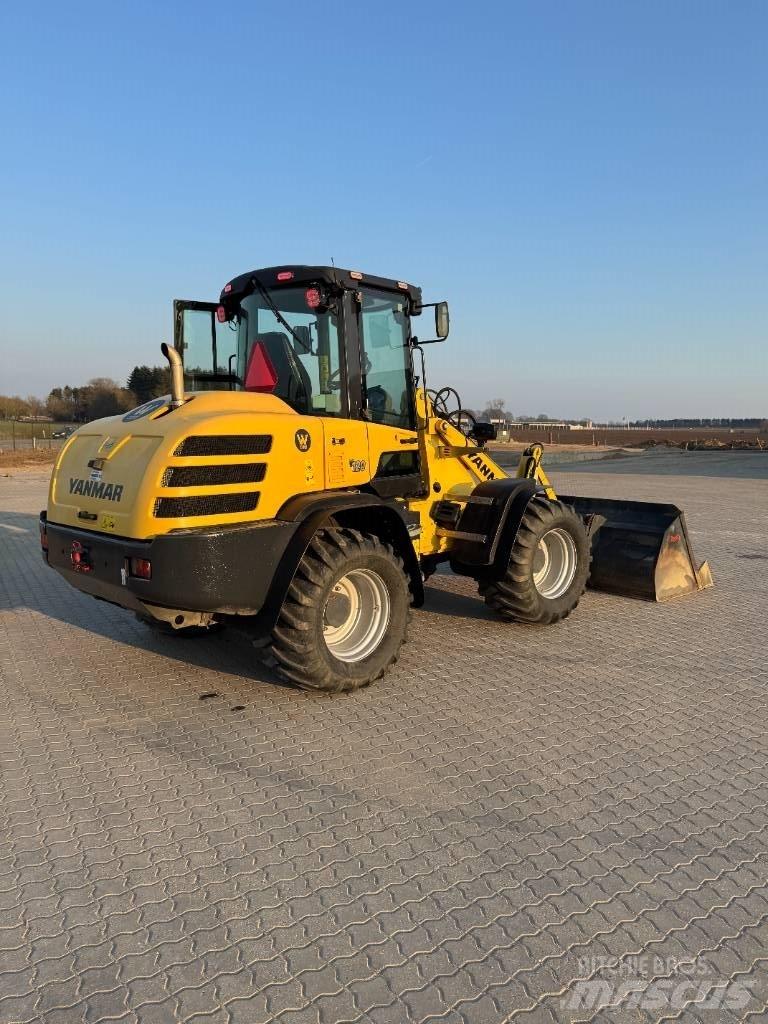 Yanmar V 120 Iekrāvēji uz riteņiem