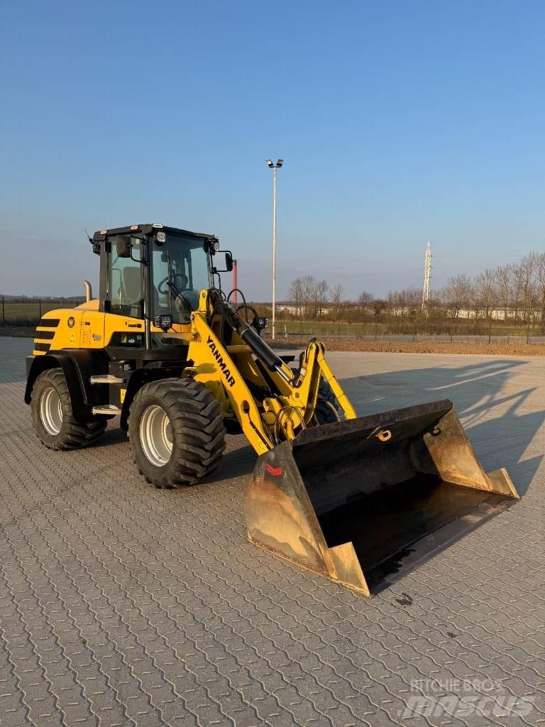 Yanmar V 120 Iekrāvēji uz riteņiem