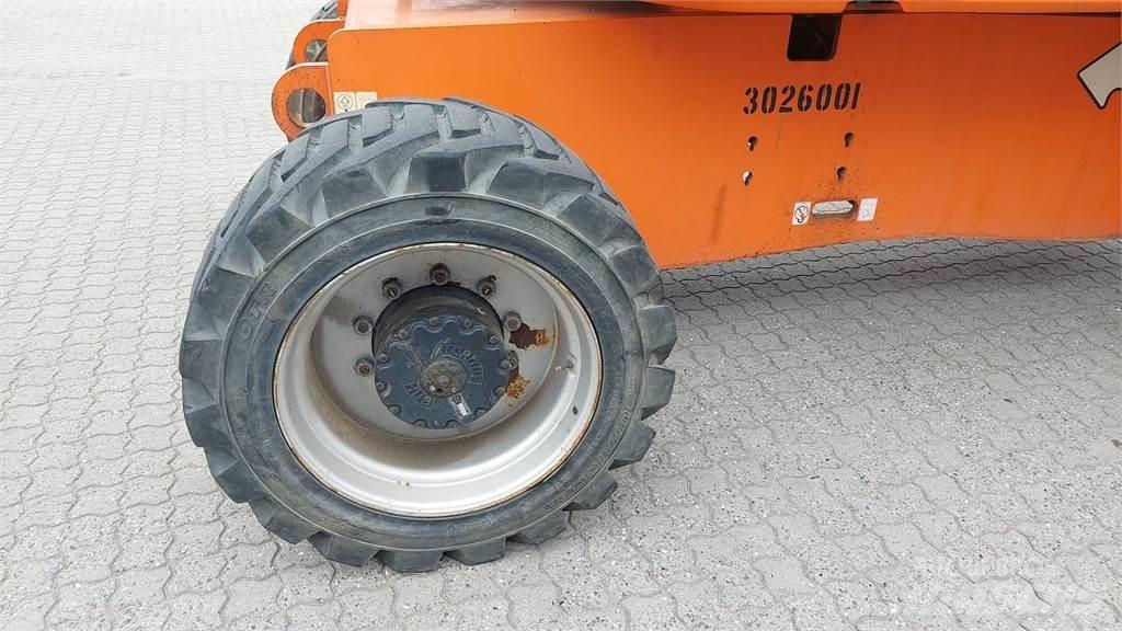 JLG E800AJ Strēles pacēlāji