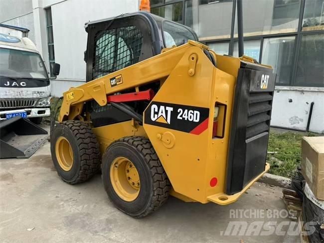 CAT 246 D Lietoti riteņu kompaktiekrāvēji