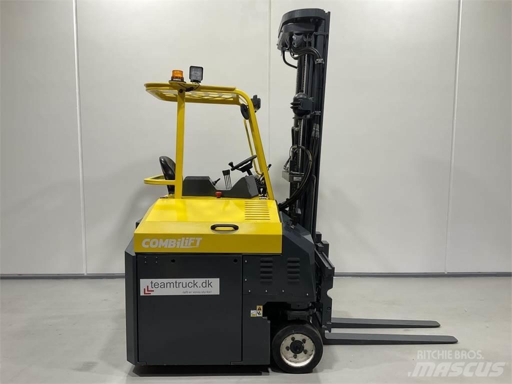 Combilift CBE3000 Četru virzienu krāvēji