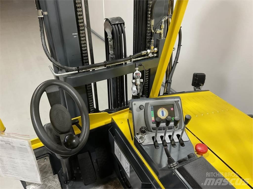 Combilift CBE3000 Četru virzienu krāvēji