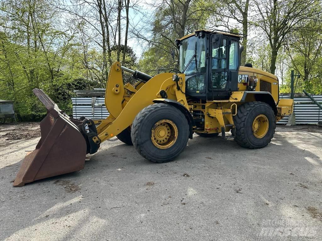 CAT 938M Iekrāvēji uz riteņiem