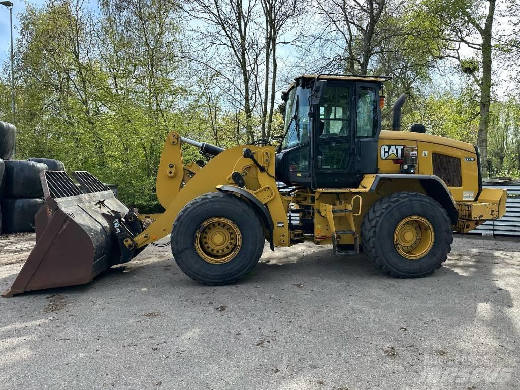 CAT 938M Iekrāvēji uz riteņiem