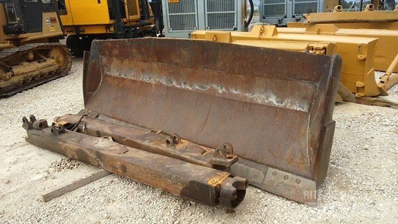 CAT D7E, D7F, D7G Naži
