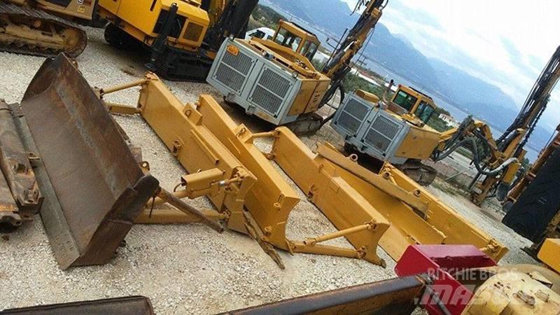 CAT D7E, D7F, D7G Naži