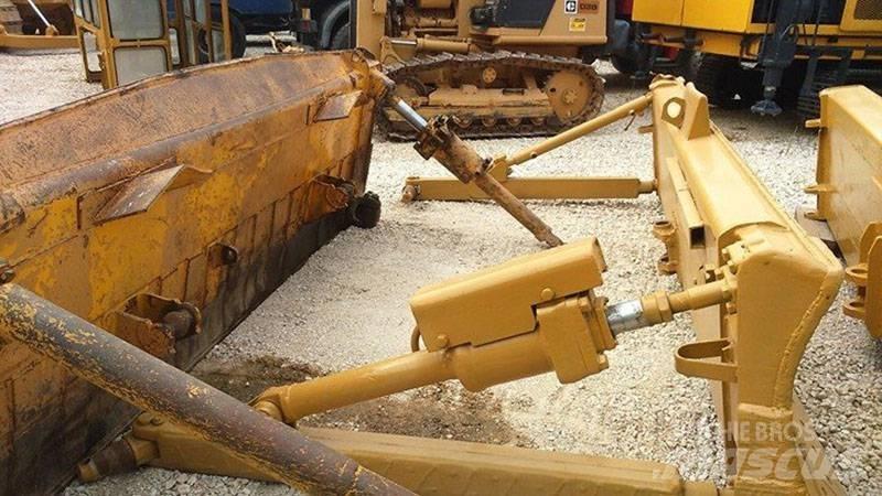 CAT D7E, D7F, D7G Naži