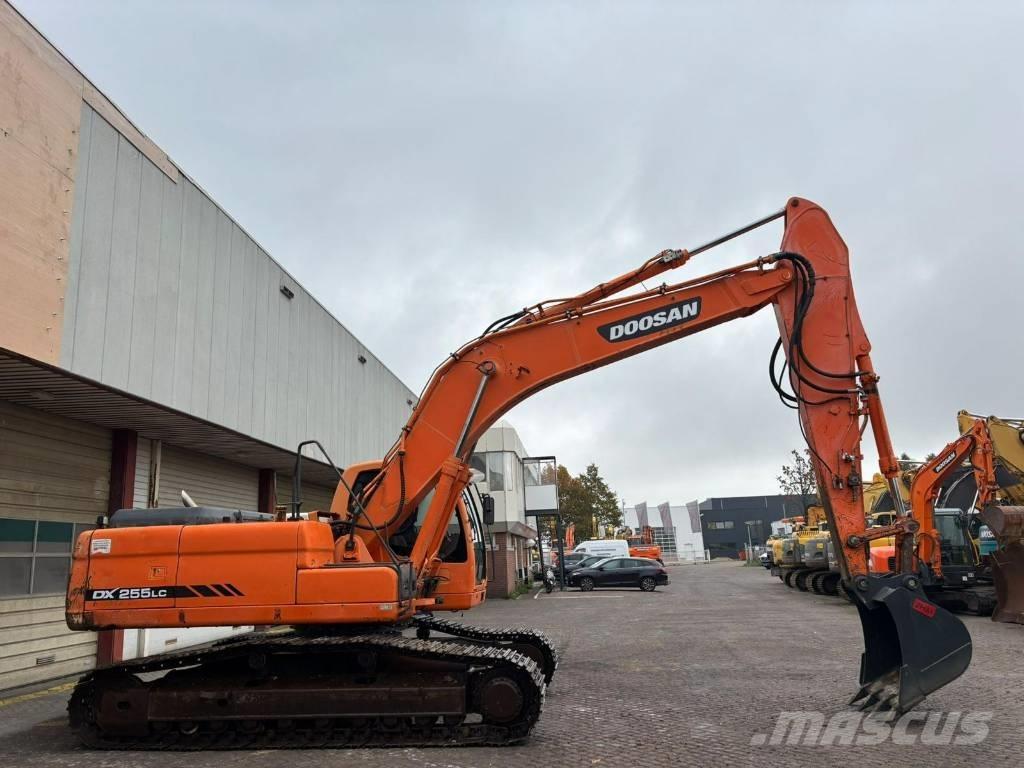 Doosan DX 255 LC Kāpurķēžu ekskavatori