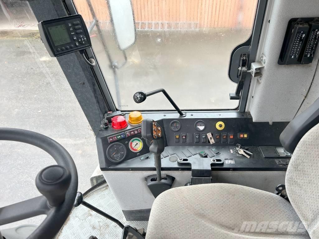 Sampo Rosenlew 2095 Ražas novākšanas kombaini