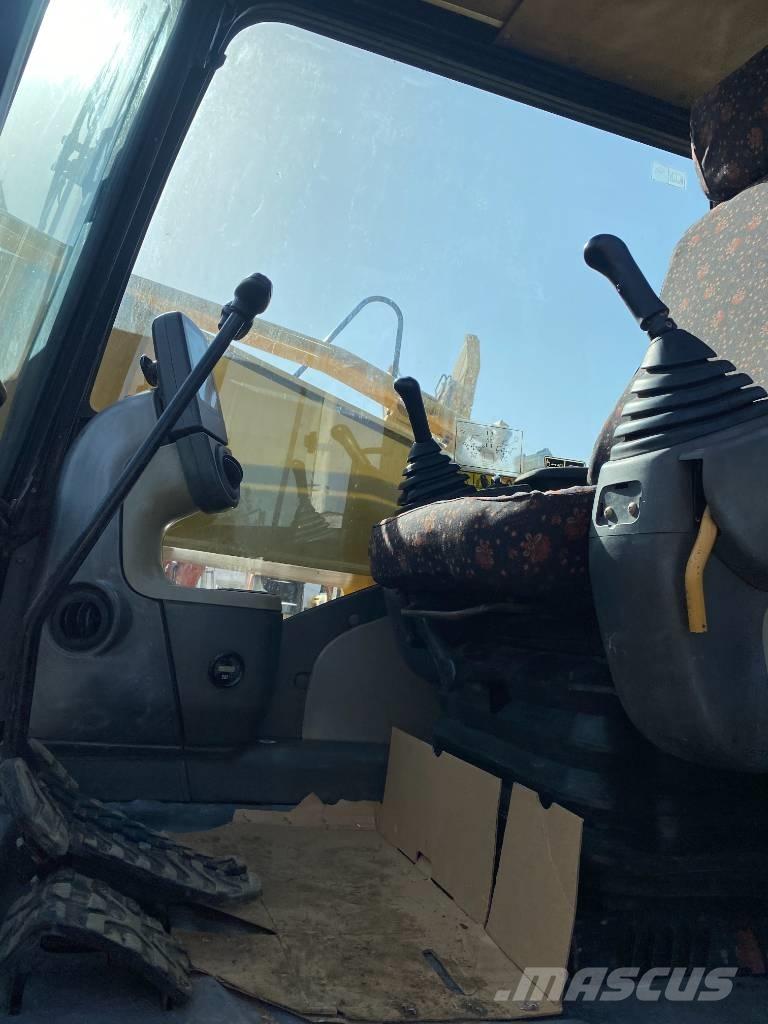 CAT 326D2L Kāpurķēžu ekskavatori