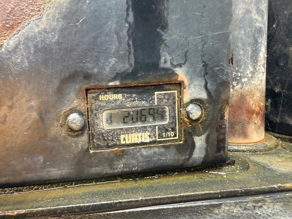 Mecalac TA 3 S Mini pašizgāzēji