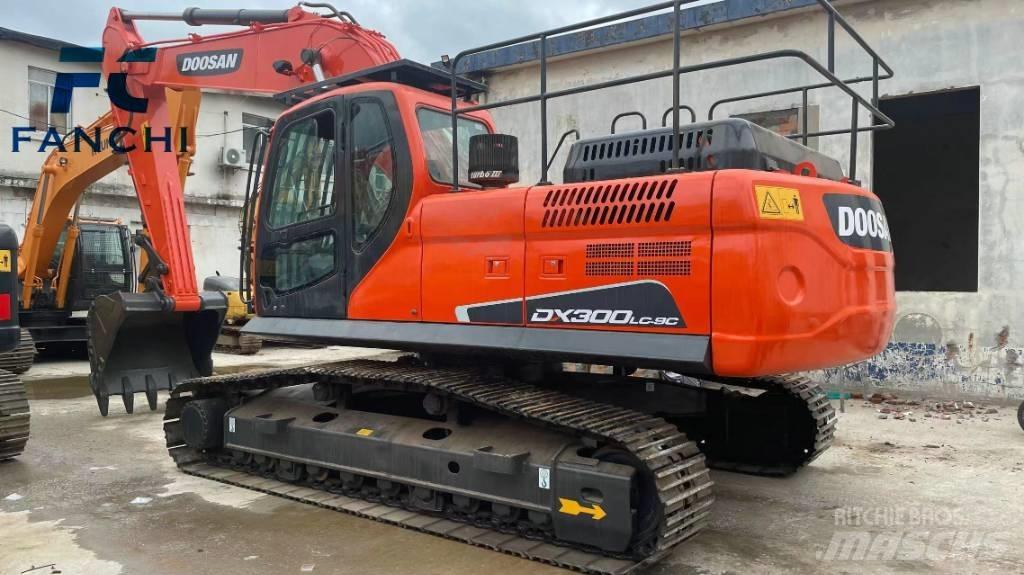 Doosan DX 300 LC Vidēja lieluma ekskavatori 7 t - 12 t
