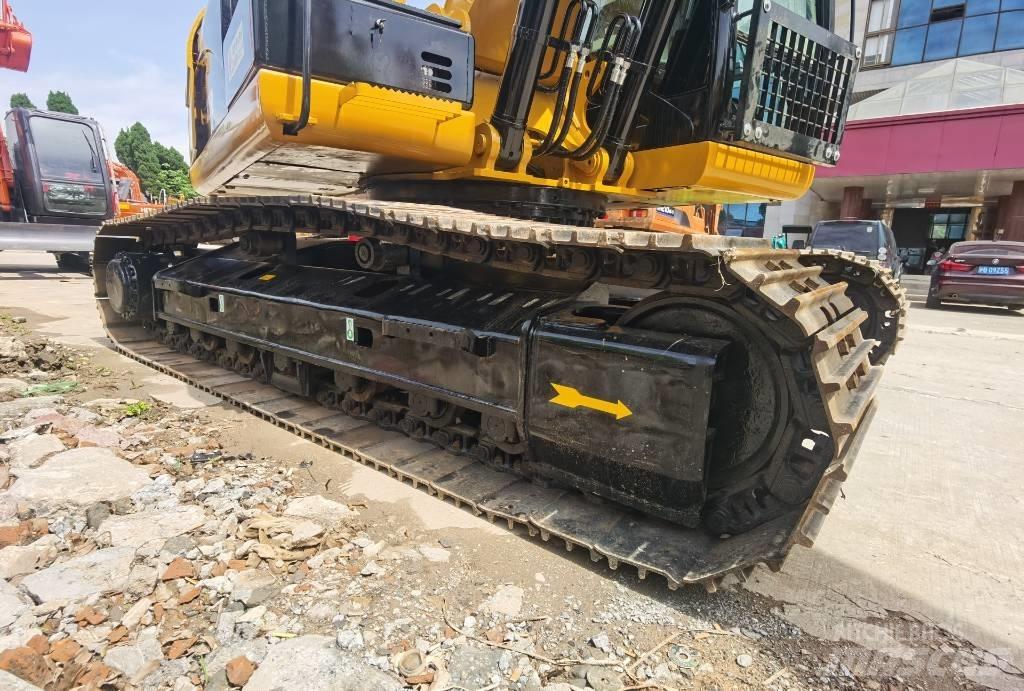 CAT 325D Kāpurķēžu ekskavatori