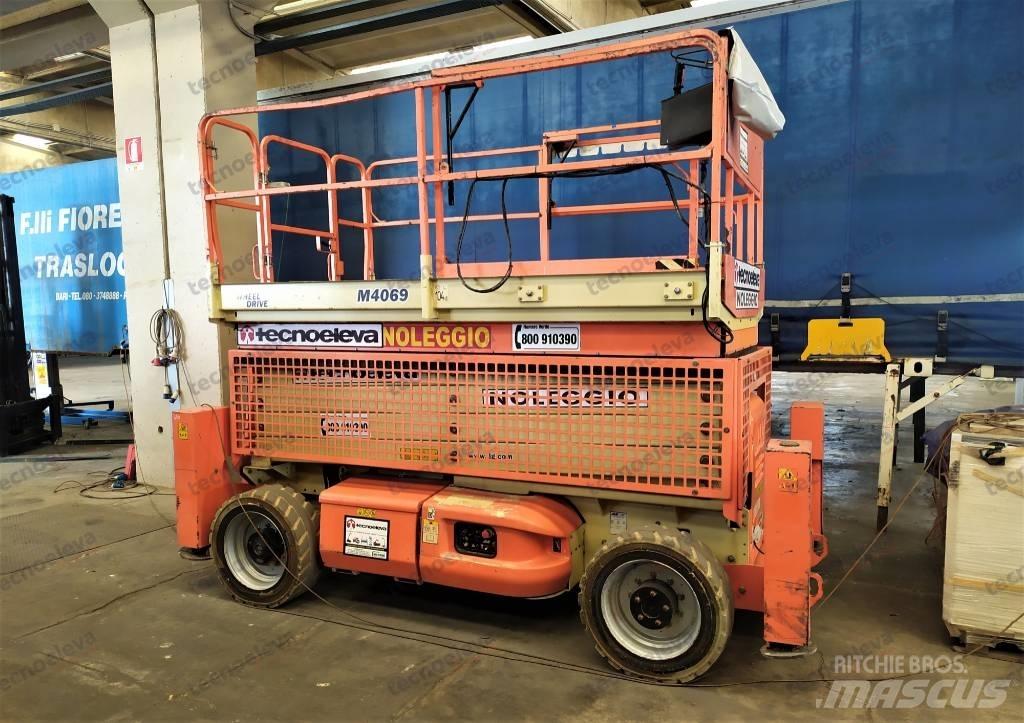 JLG M 4069 Šķerveida pacēlāji