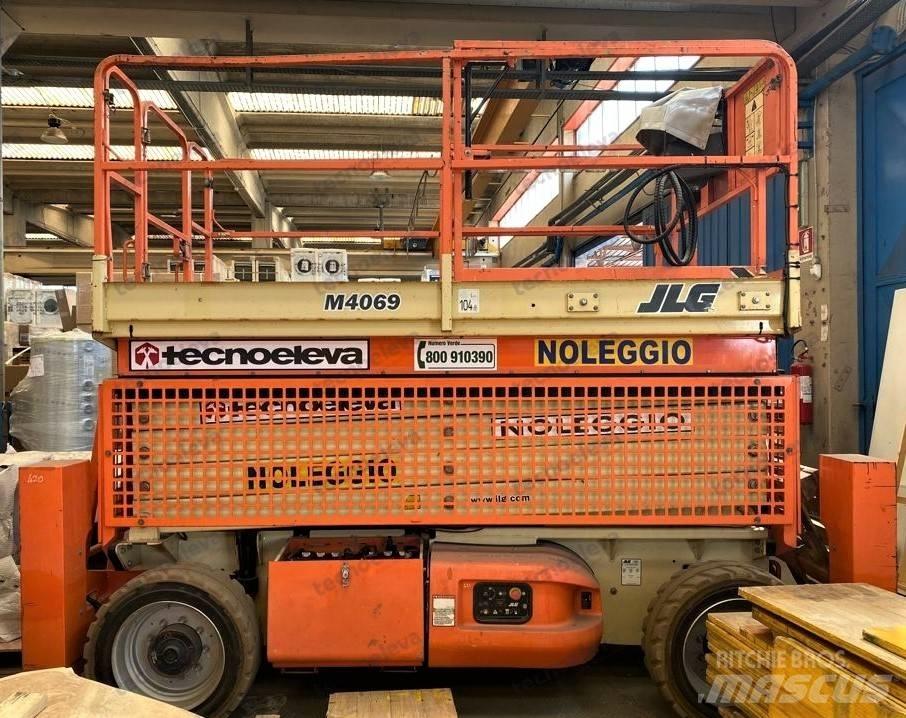 JLG M 4069 Šķerveida pacēlāji