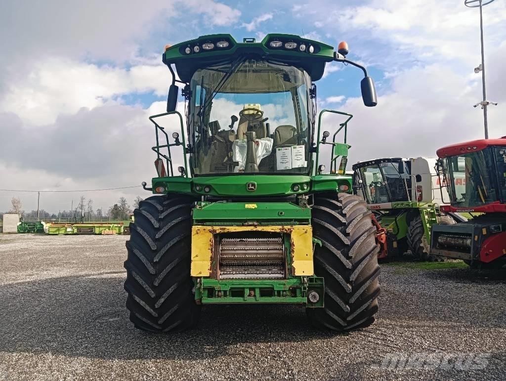 John Deere 8800 Lopbarības novācēji