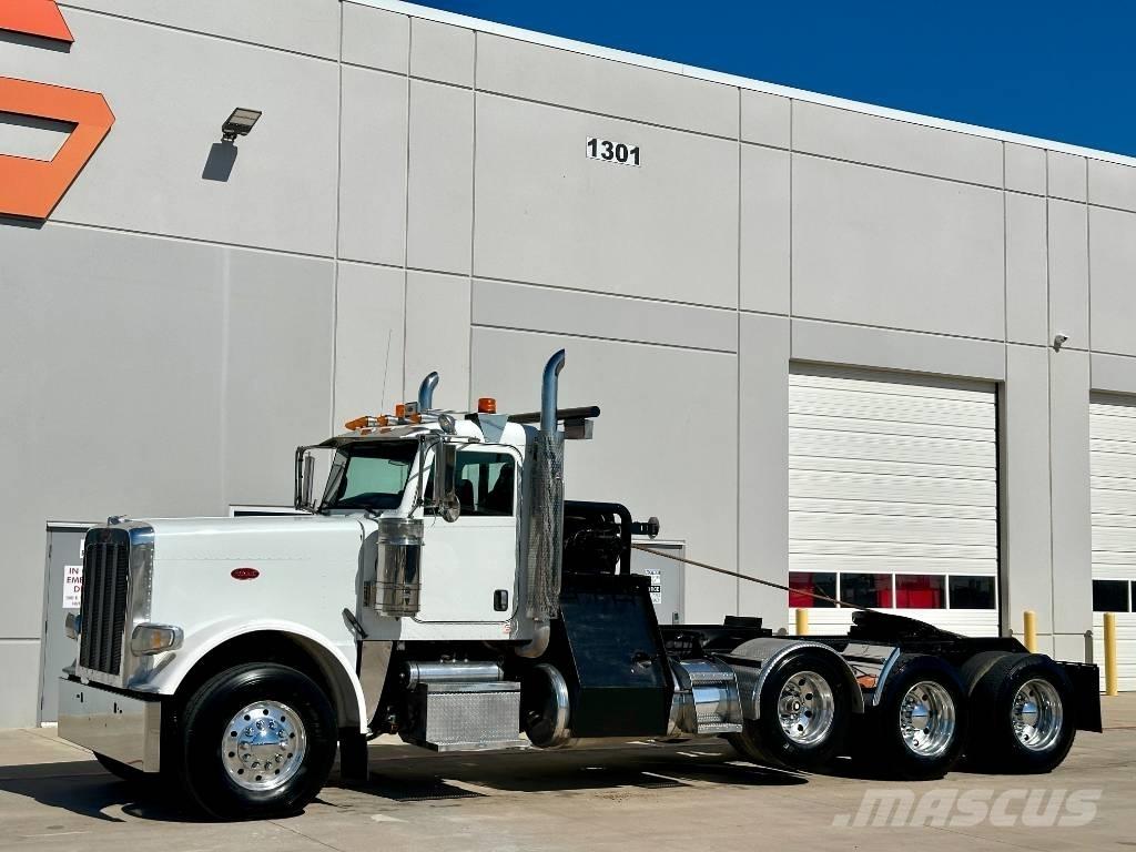 Peterbilt 388 Evakuators ar manipulatoru