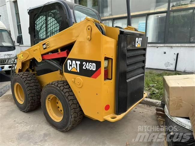 CAT 246 D Lietoti riteņu kompaktiekrāvēji